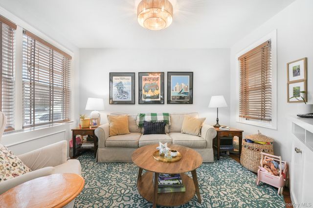 54 Lakeview Avenue, Hartsdale, NY 10530