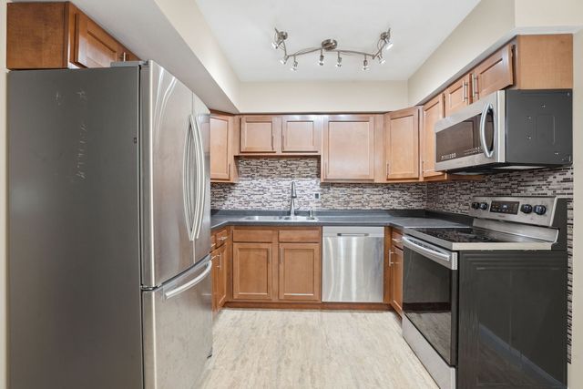 2501 26th Avenue Court 1C, Rock Island, IL 61201