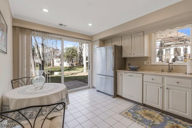 46 Eton Ct, Bedminster Twp., NJ 07921