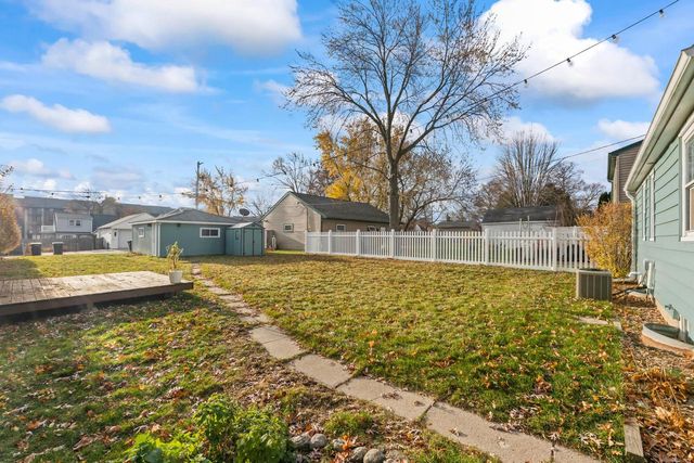 8603 W Stuth AVENUE, West Allis, WI 53227