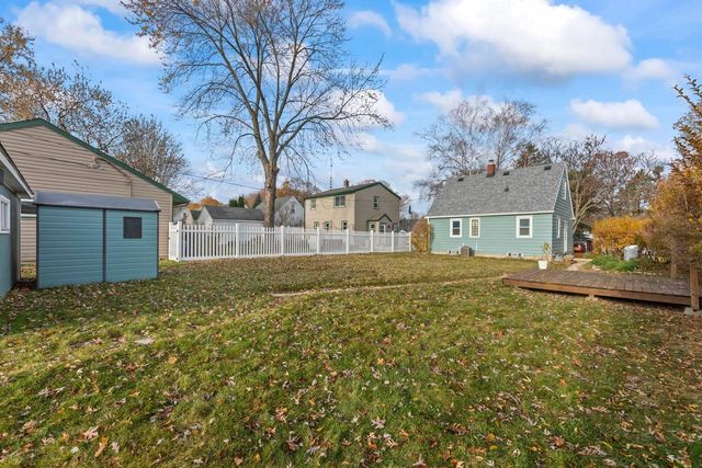 8603 W Stuth AVENUE, West Allis, WI 53227
