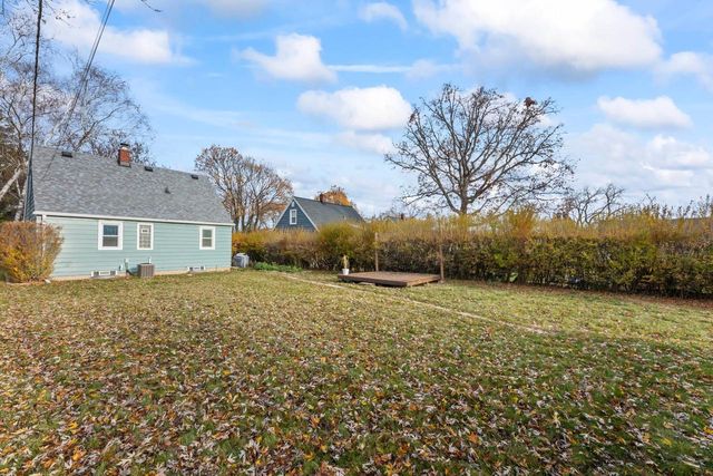 8603 W Stuth AVENUE, West Allis, WI 53227