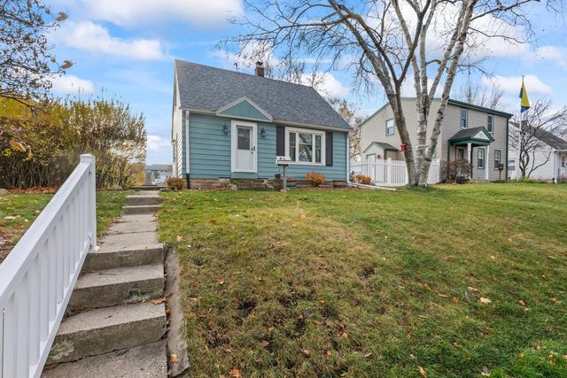 8603 W Stuth AVENUE, West Allis, WI 53227