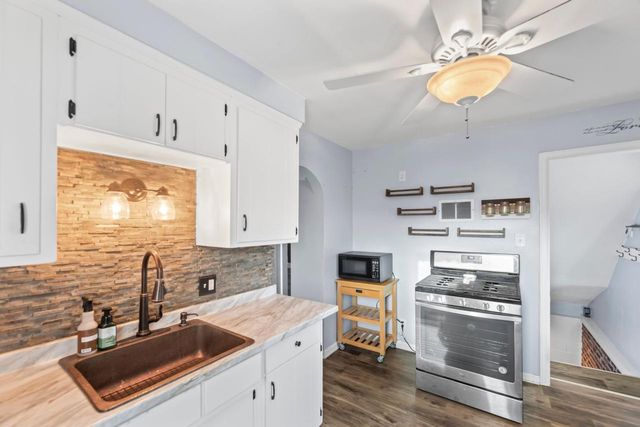 8603 W Stuth AVENUE, West Allis, WI 53227