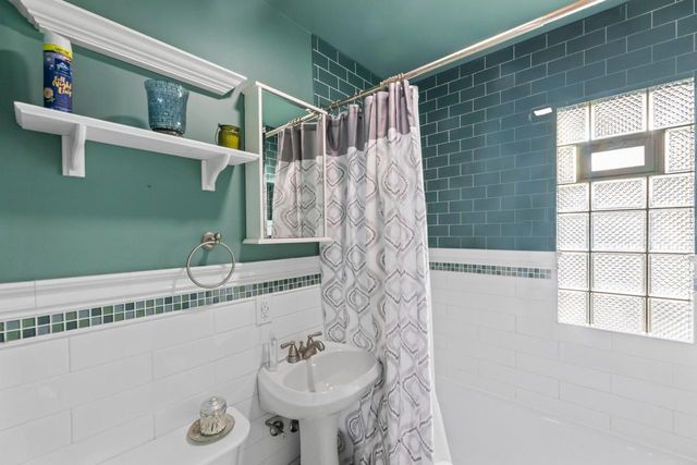 8603 W Stuth AVENUE, West Allis, WI 53227