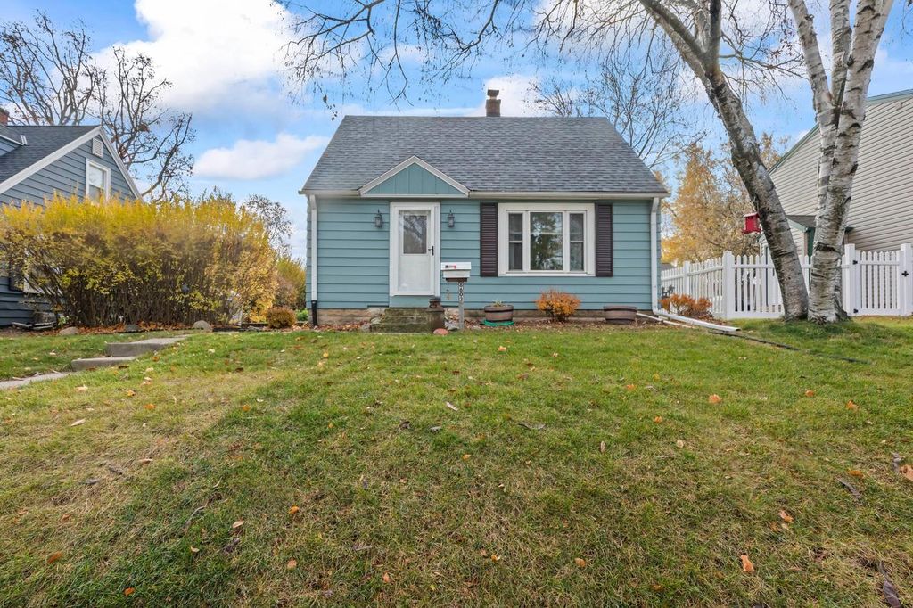 8603 W Stuth AVENUE, West Allis, WI 53227