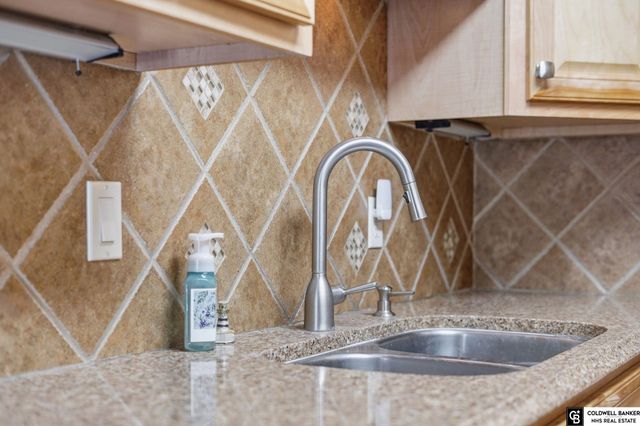 1340 N 67th Street, Lincoln, NE 68505