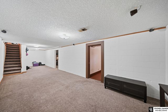 1340 N 67th Street, Lincoln, NE 68505