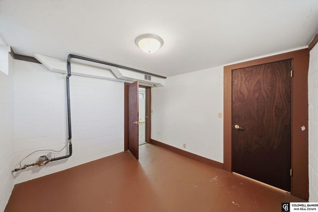 1340 N 67th Street, Lincoln, NE 68505