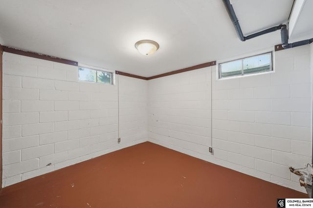 1340 N 67th Street, Lincoln, NE 68505