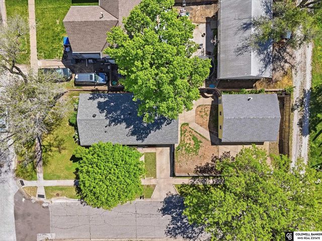 1340 N 67th Street, Lincoln, NE 68505