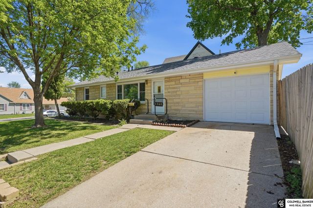 1340 N 67th Street, Lincoln, NE 68505