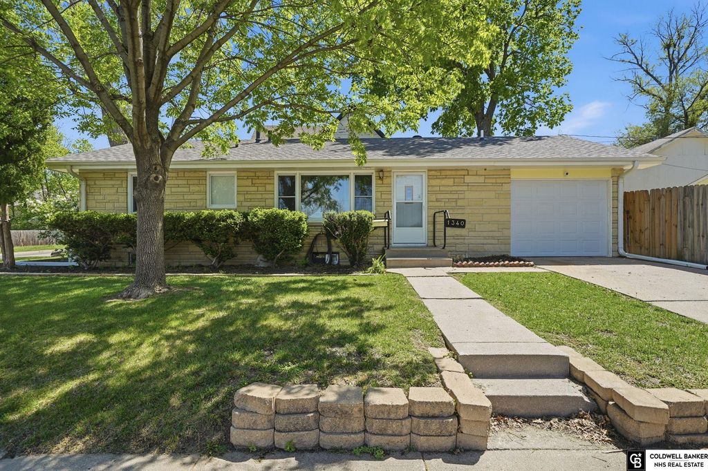1340 N 67th Street, Lincoln, NE 68505