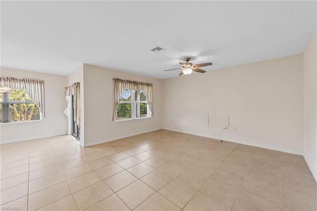 10528 Canal Brook LN, Lehigh Acres, FL 33936