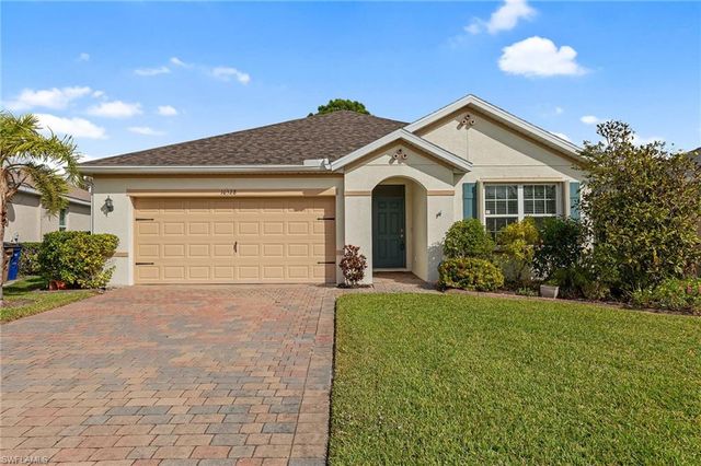 10528 Canal Brook LN, Lehigh Acres, FL 33936