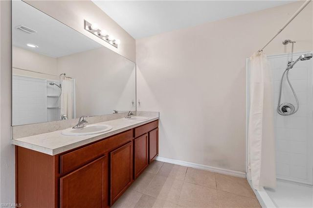 10528 Canal Brook LN, Lehigh Acres, FL 33936