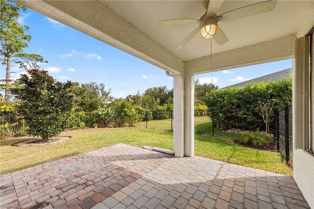 10528 Canal Brook LN, Lehigh Acres, FL 33936