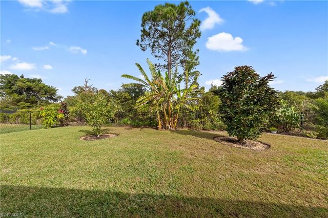 10528 Canal Brook LN, Lehigh Acres, FL 33936