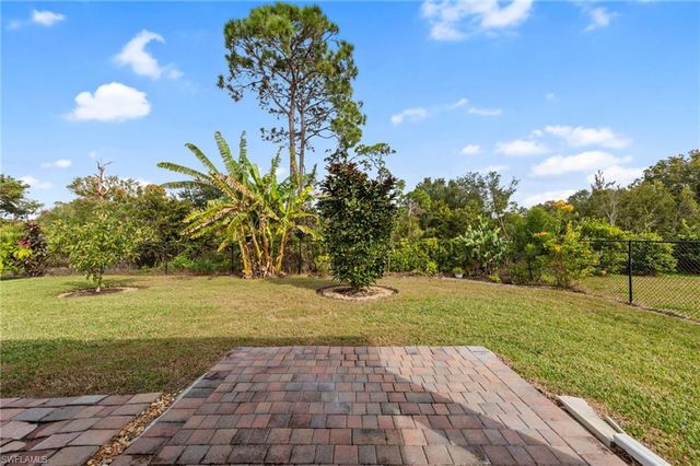 10528 Canal Brook LN, Lehigh Acres, FL 33936