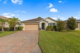 10528 Canal Brook LN, Lehigh Acres, FL 33936