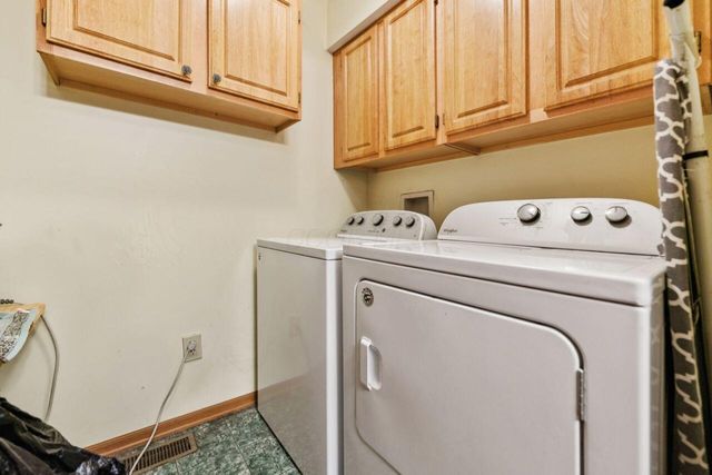 1083 Oak Bay Drive, Galloway, OH 43119