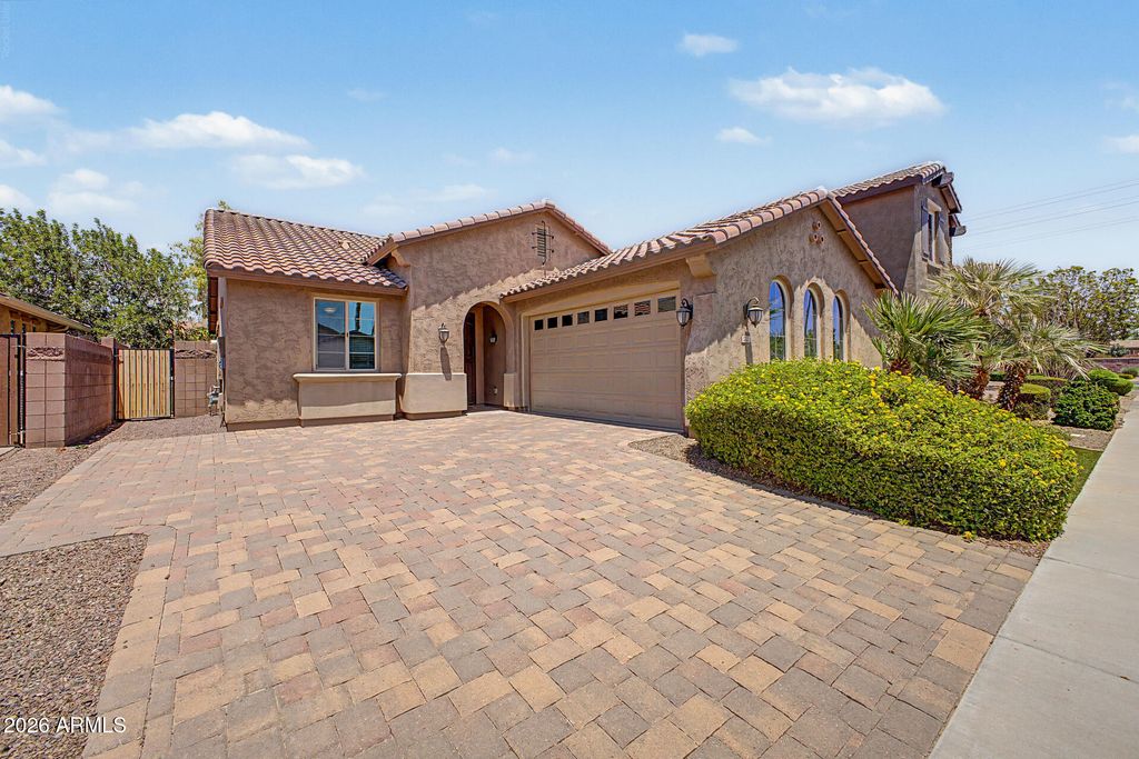 272 E GLACIER Drive, Chandler, AZ 85249 — exterior