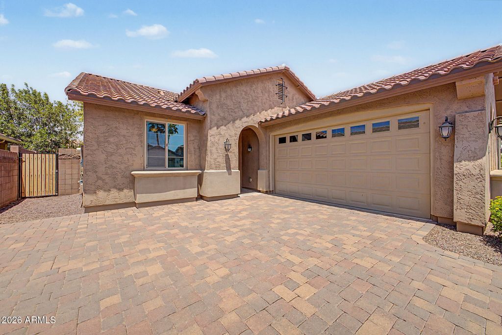 272 E GLACIER Drive, Chandler, AZ 85249 — photo 4