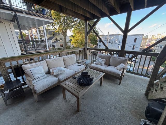516 E Broadway 1, Boston, MA 02127
