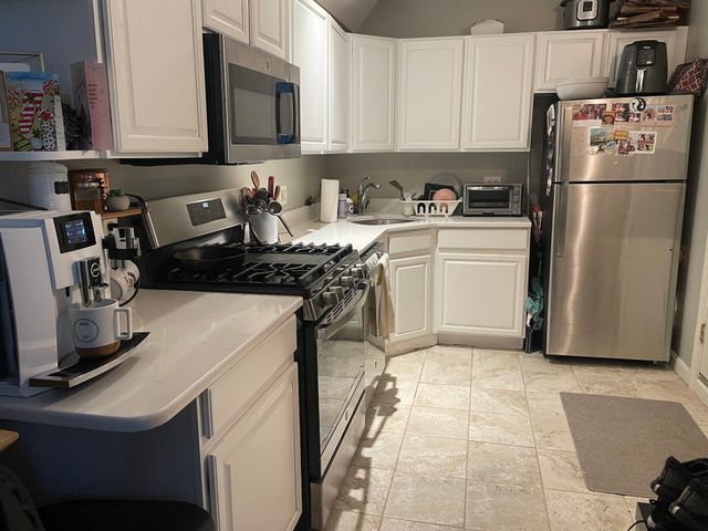 516 E Broadway 1, Boston, MA 02127
