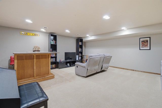 4025 PONCE DE LEON BOULEVARD, Oneida, WI 54155