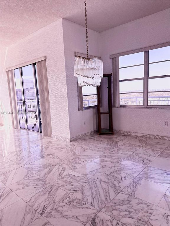 18051 Biscayne Blvd PH05, Aventura, FL 33160