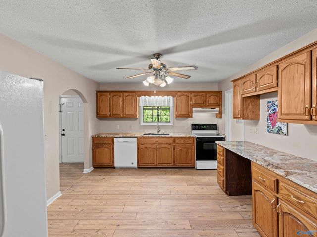 288 Cardessa Lane, Grant, AL 35747