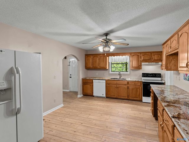 288 Cardessa Lane, Grant, AL 35747