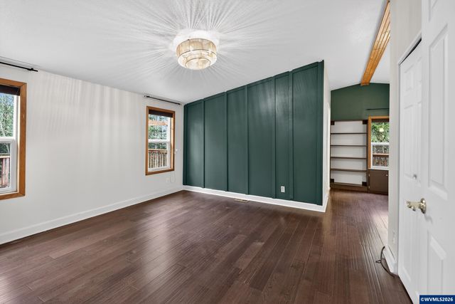 20284 El Romar Dr NE Dr, Scotts Mills, OR 97375