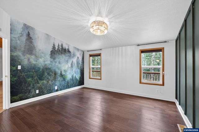 20284 El Romar Dr NE Dr, Scotts Mills, OR 97375