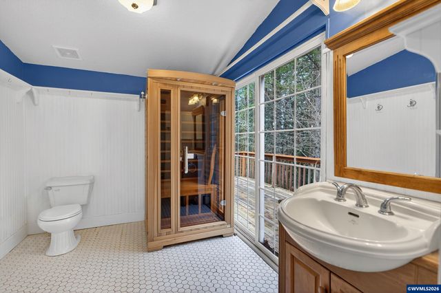 20284 El Romar Dr NE Dr, Scotts Mills, OR 97375