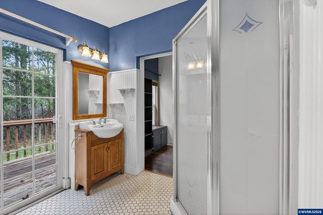 20284 El Romar Dr NE Dr, Scotts Mills, OR 97375