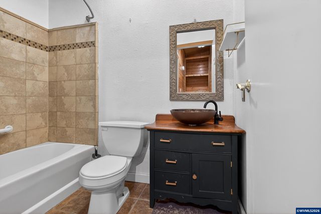 20284 El Romar Dr NE Dr, Scotts Mills, OR 97375