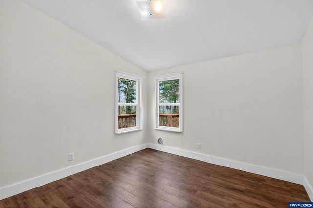 20284 El Romar Dr NE Dr, Scotts Mills, OR 97375