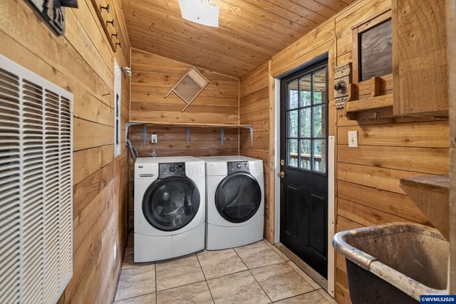 20284 El Romar Dr NE Dr, Scotts Mills, OR 97375