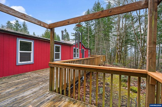 20284 El Romar Dr NE Dr, Scotts Mills, OR 97375