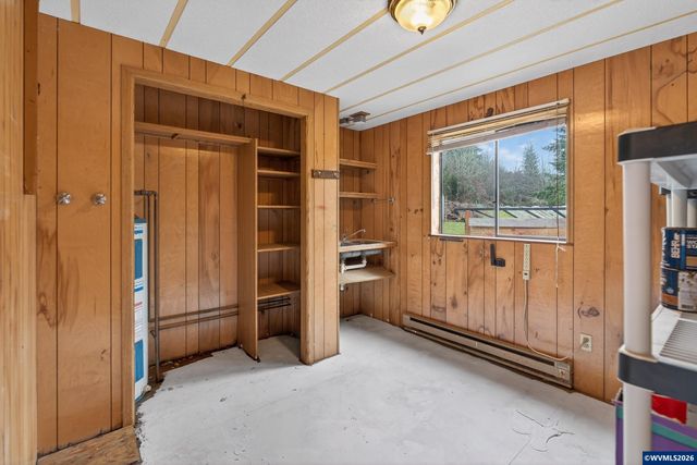 20284 El Romar Dr NE Dr, Scotts Mills, OR 97375