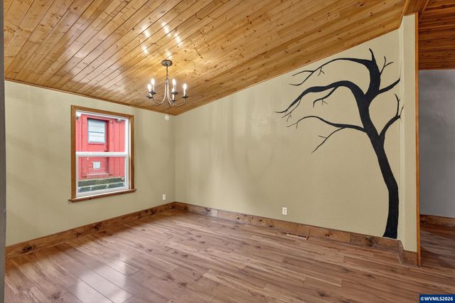 20284 El Romar Dr NE Dr, Scotts Mills, OR 97375