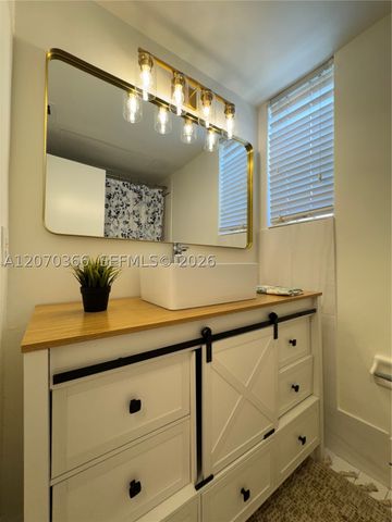1460 Ocean Dr 208, Miami Beach, FL 33139