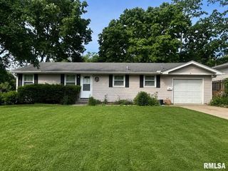 601 N MOSS Avenue Terrace, Peoria, IL 61606