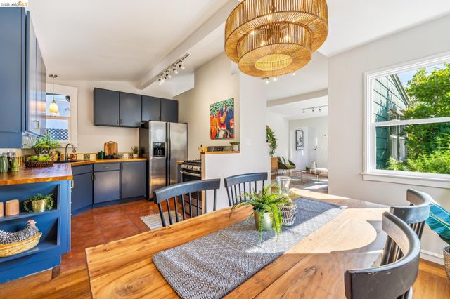 4624 Steele St, Oakland, CA 94619