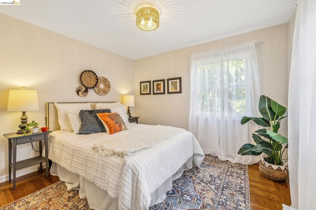 4624 Steele St, Oakland, CA 94619