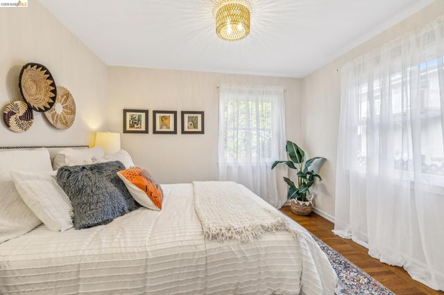 4624 Steele St, Oakland, CA 94619