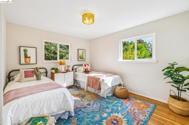 4624 Steele St, Oakland, CA 94619