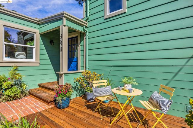 4624 Steele St, Oakland, CA 94619